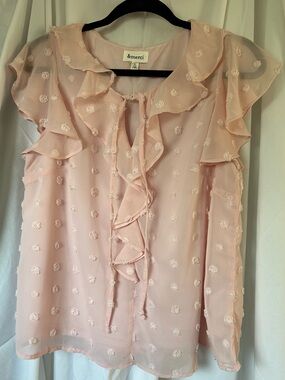 &merci Pale Pink Ruffle Tie-Front Dot Lined Blouse w/Flutter Sleeves. Size Large